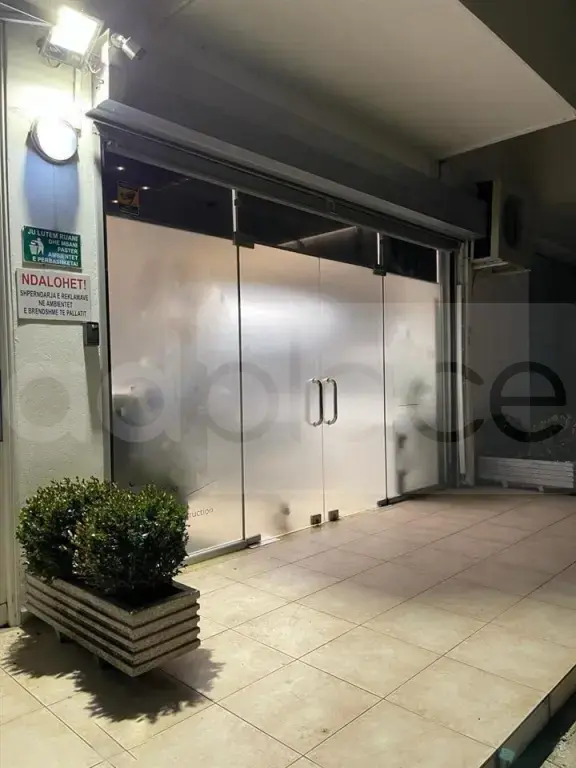 Pasuri të palujtshme komerciale  43m² 5 floor