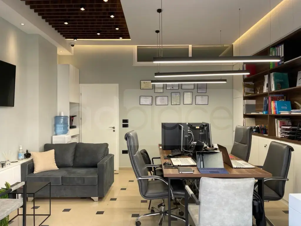 Pasuri të palujtshme komerciale  43m² 5 floor