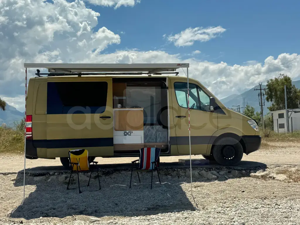 Shitet Camper Mercedes Sprinter 316 (25,000 EUR)