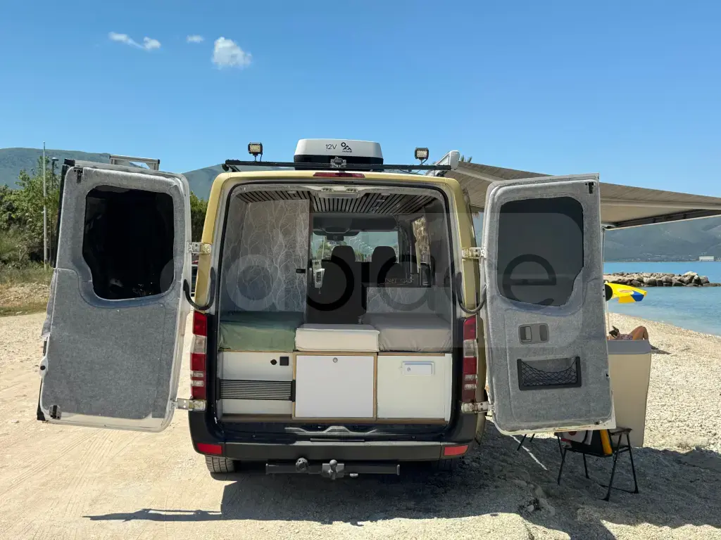 Shitet Camper Mercedes Sprinter 316 (25,000 EUR)
