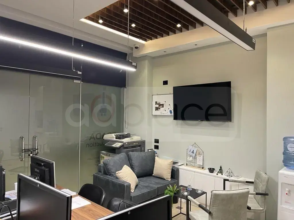 Pasuri të palujtshme komerciale  43m² 5 floor