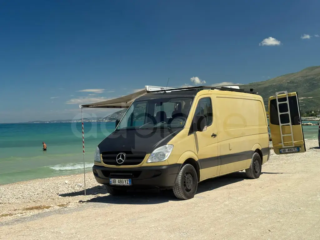 Shitet Camper Mercedes Sprinter 316 (25,000 EUR)
