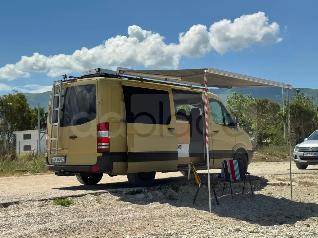 Shitet Camper Mercedes Sprinter 316 (25,000 EUR)