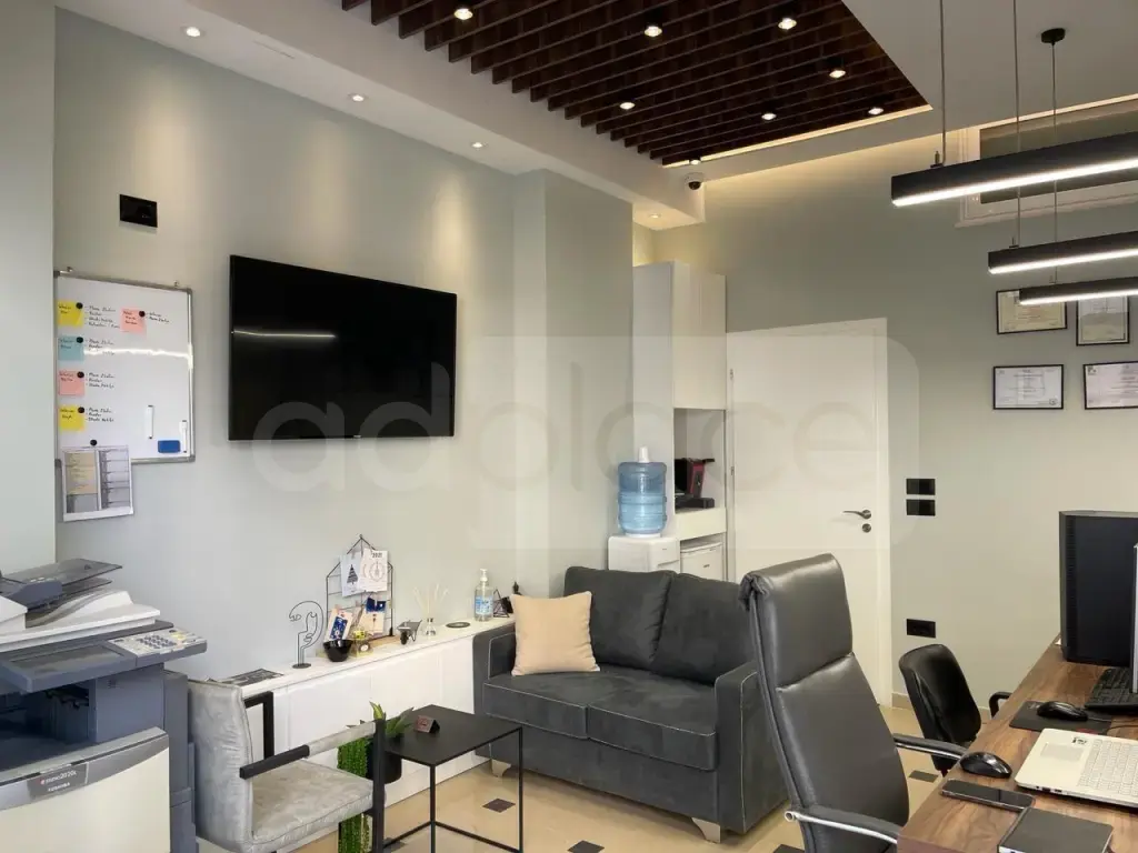 Pasuri të palujtshme komerciale  43m² 5 floor
