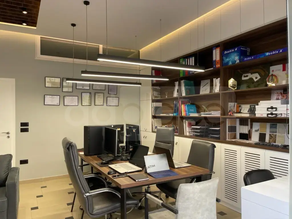 Pasuri të palujtshme komerciale  43m² 5 floor