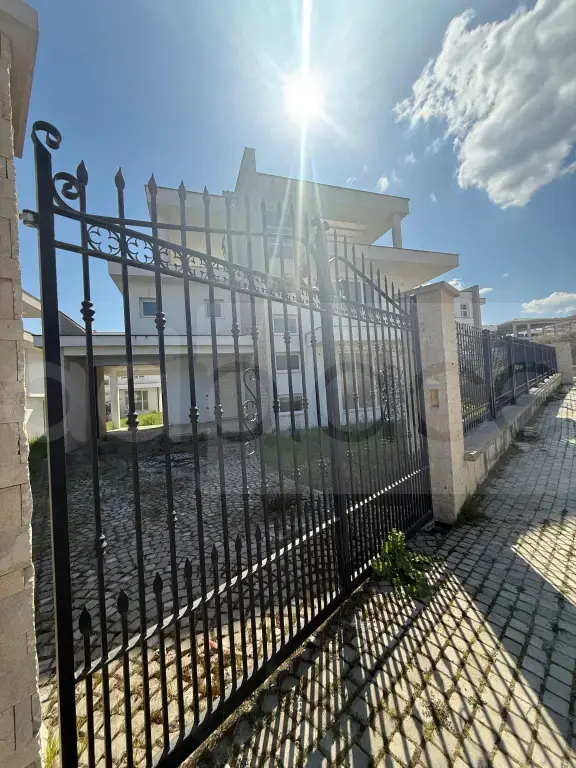 Shtëpi  342m²