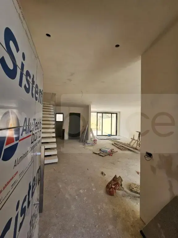 Vilë 362 m²
