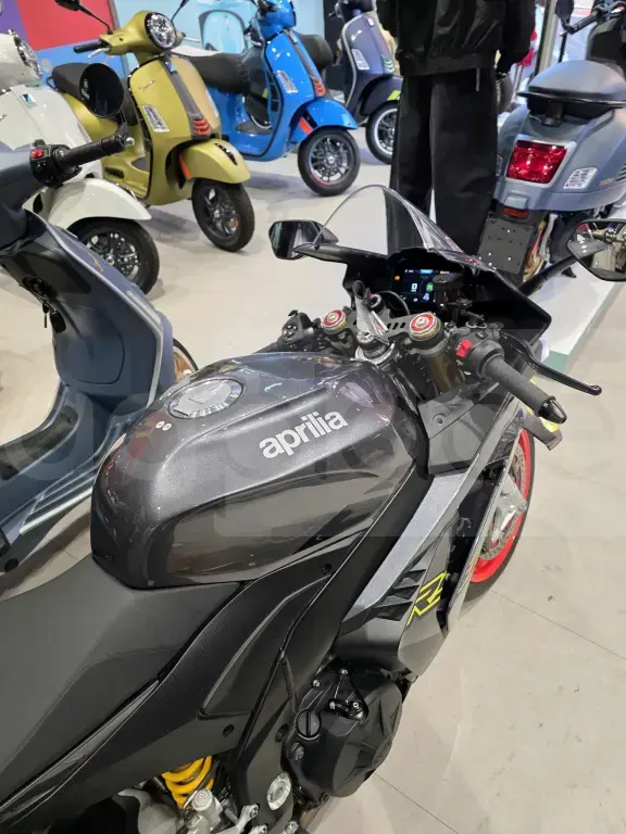 APRILIA RSV4 - 2025 (I RI)