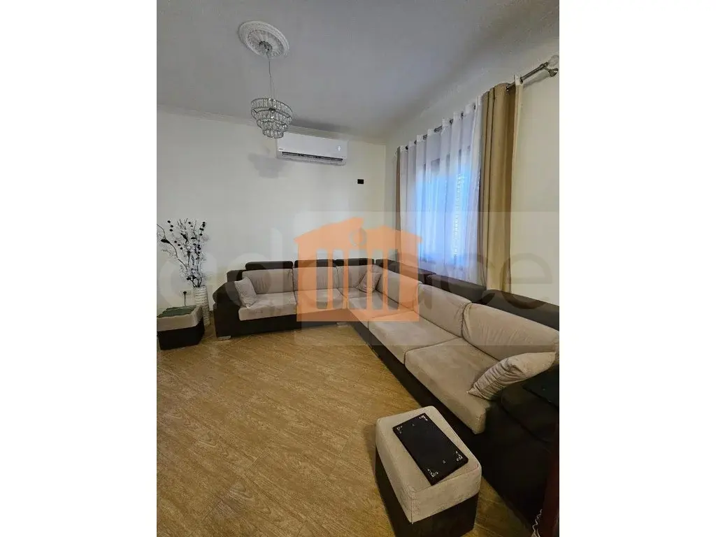 Apartament 1+2 dhoma 160 m² 2 kati