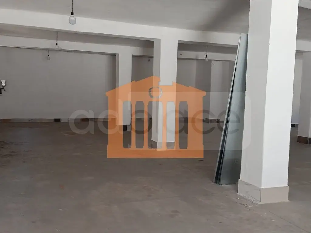 Pasuri të patundshme komerciale 700 m²