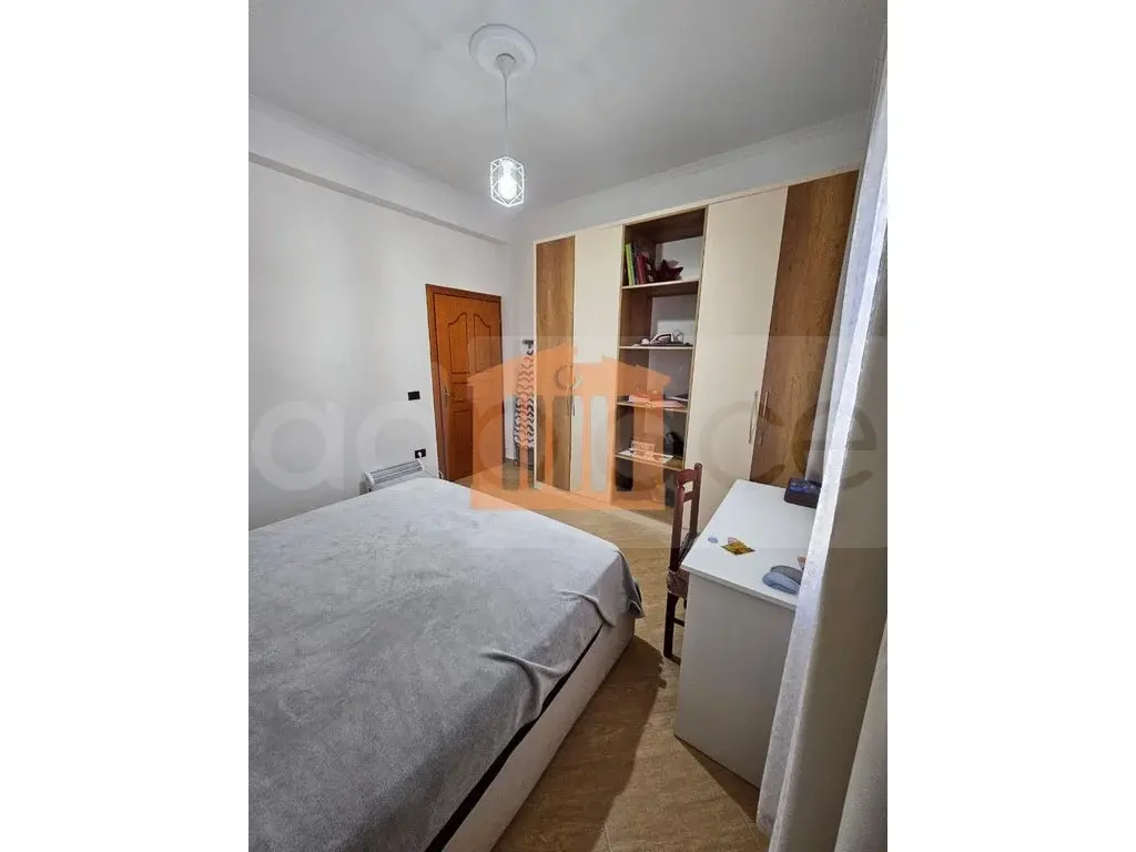 Apartament 1+2 dhoma 160 m² 2 kati