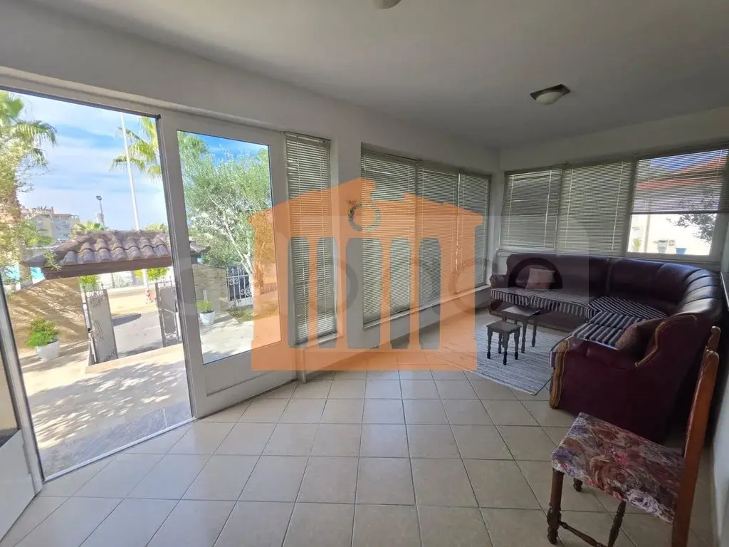 Apartament 1+3 dhoma 130 m² 1 kati