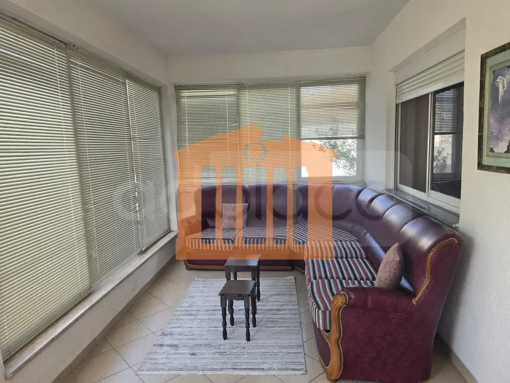 Apartament 1+3 dhoma 130 m² 1 kati
