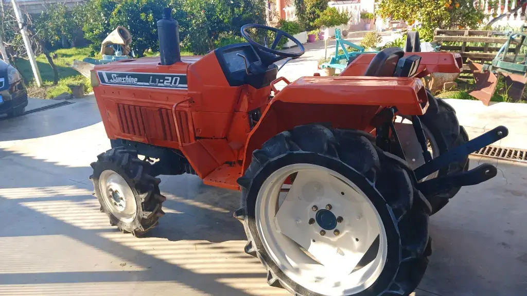 Shitet kubota L1-20 motorre 3 pistonc 4x4