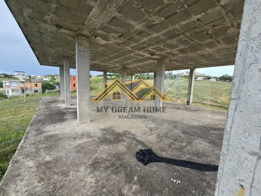 Shtëpi  700m²