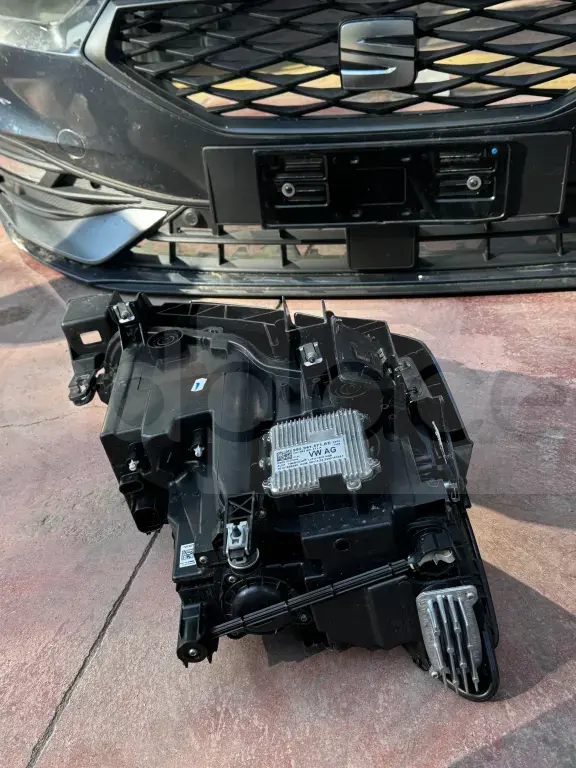 Parakolp përpara SEAT Leon IV