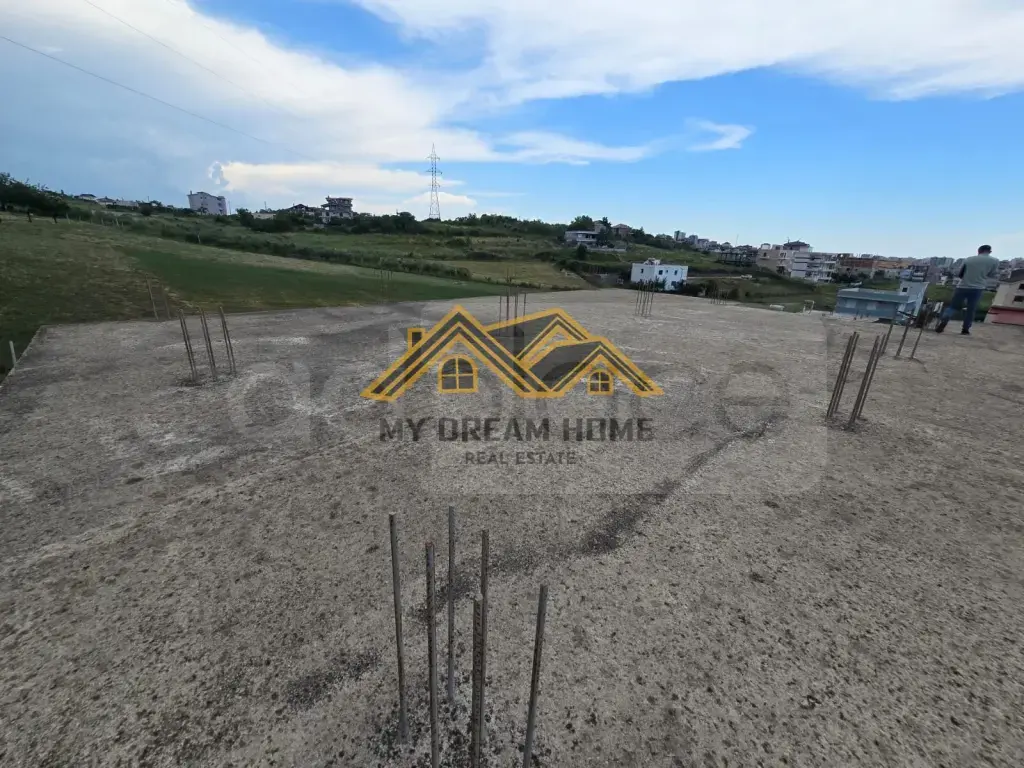 Shtëpi  700m²