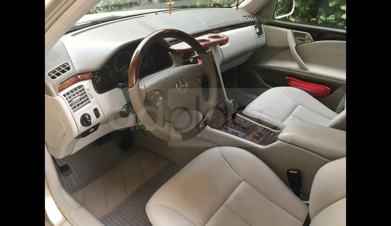 Mercedes-Benz E-Class S210 2000