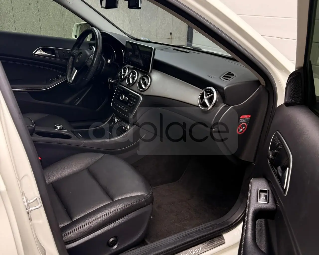 Mercedes-Benz GLA X156 2015
