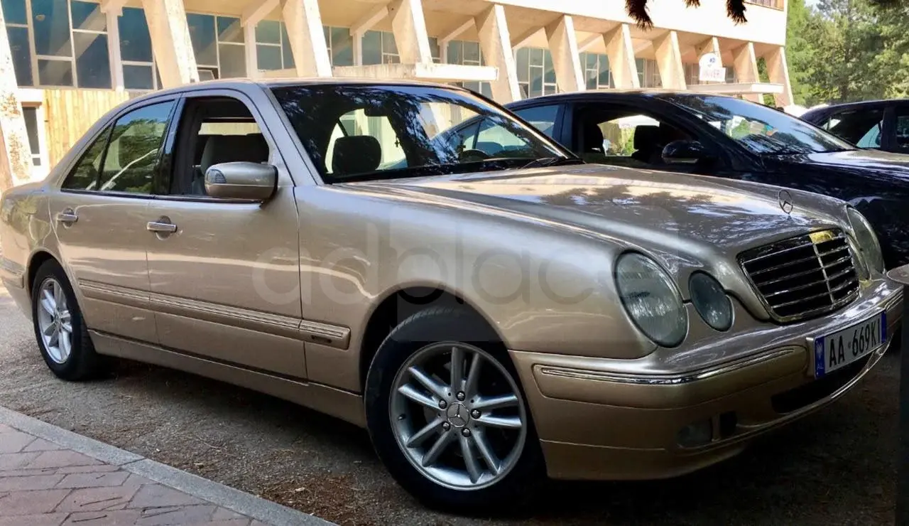 Mercedes-Benz E-Class S210 2000