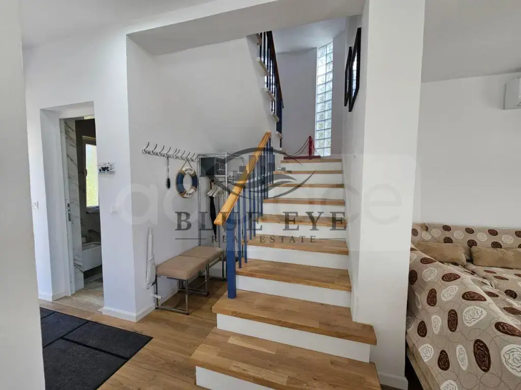 Vilë  221m²