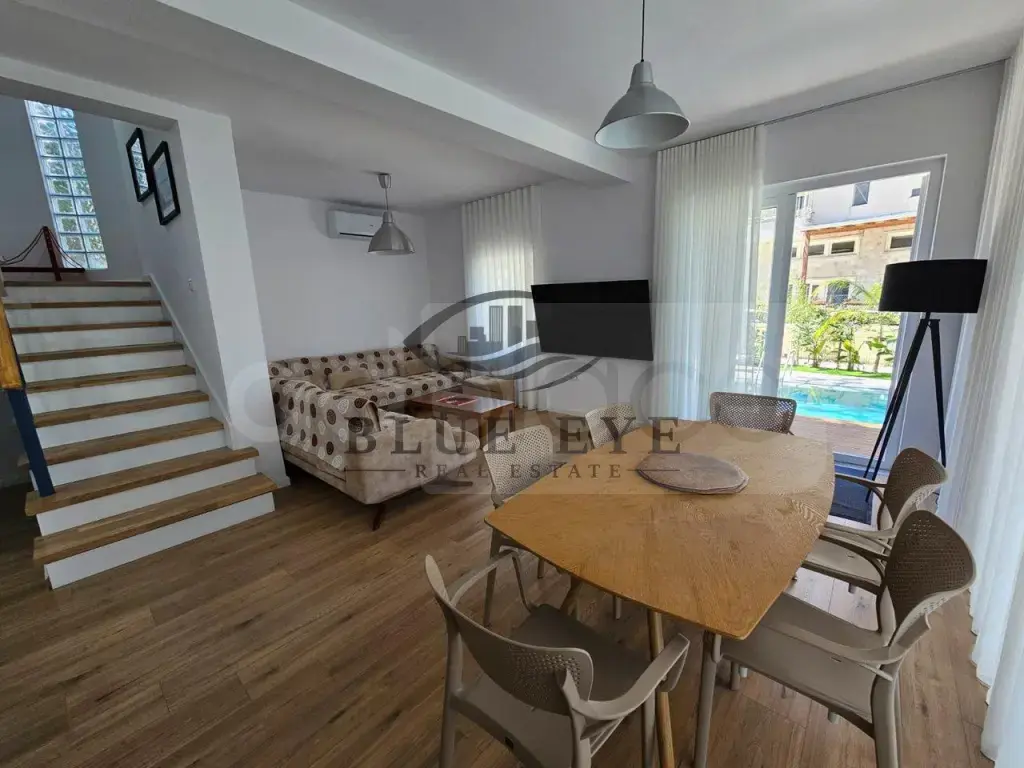 Vilë  221m²