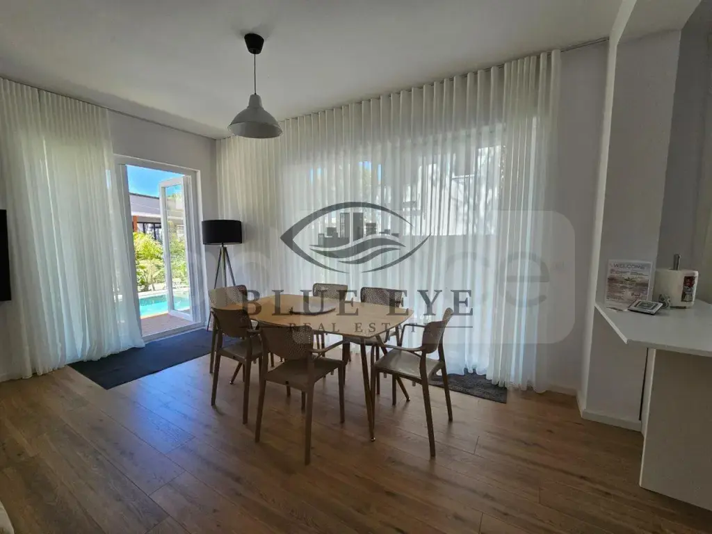 Vilë  221m²