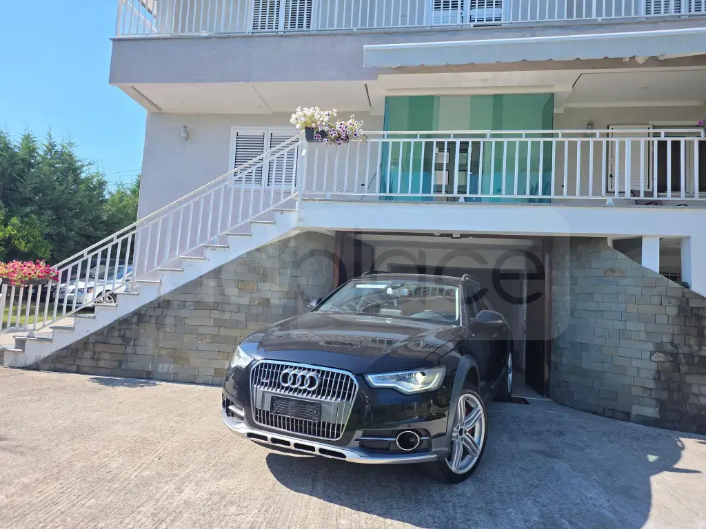 Audi A6 Allroad C7  2014, 219 000 km