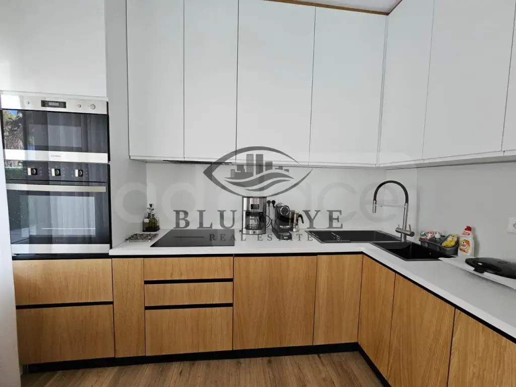 Vilë  221m²