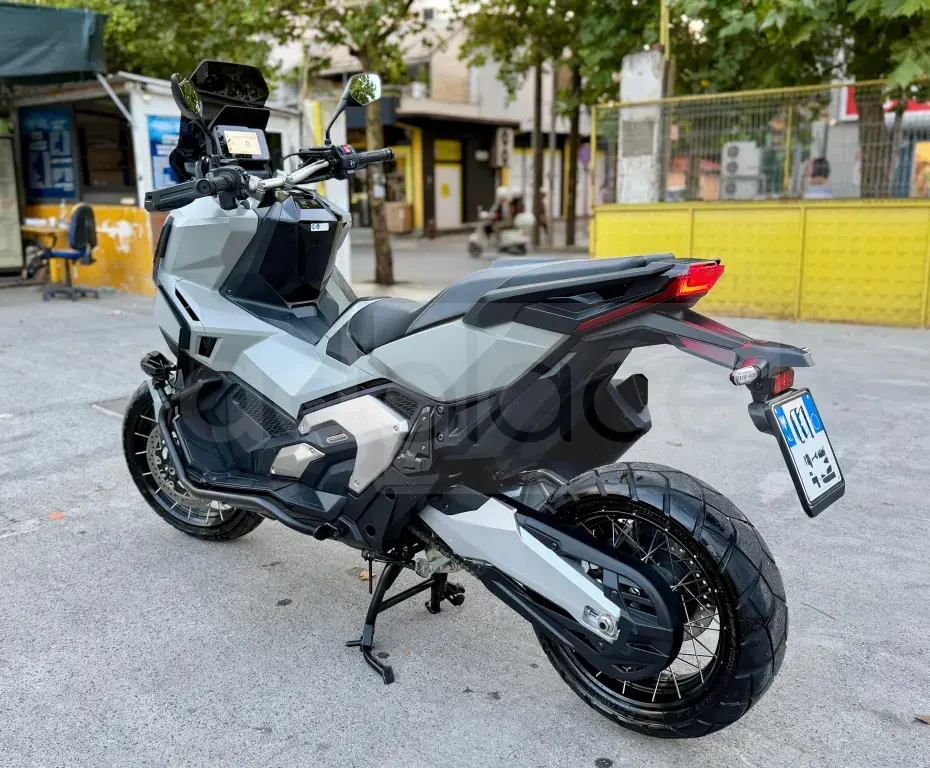 Shitet X-adv 750