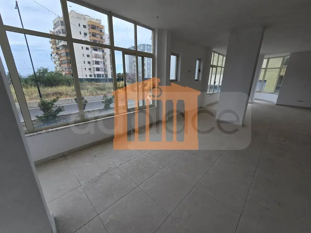 Pasuri të palujtshme komerciale 130 m² 1 kati