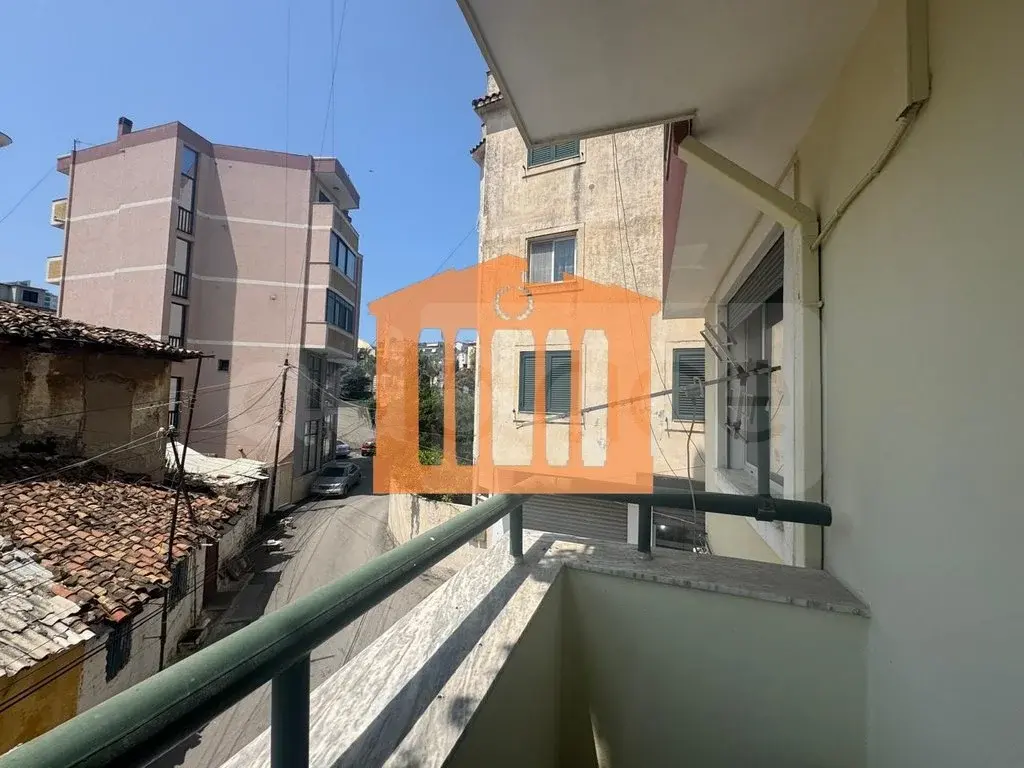 Pasuri të patundshme komerciale 72 m² 1 kati