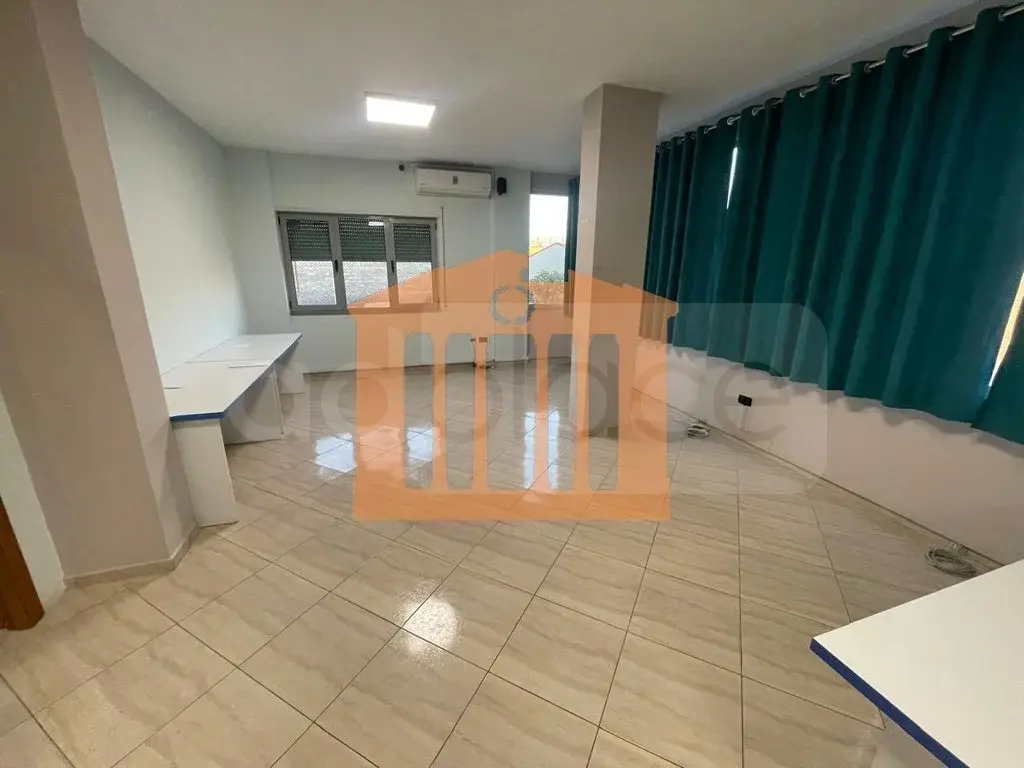 Pasuri të patundshme komerciale 175 m² 1 kati