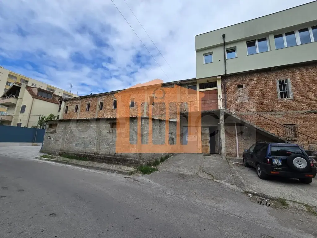 Pasuri të palujtshme komerciale 318 m² 1 kati