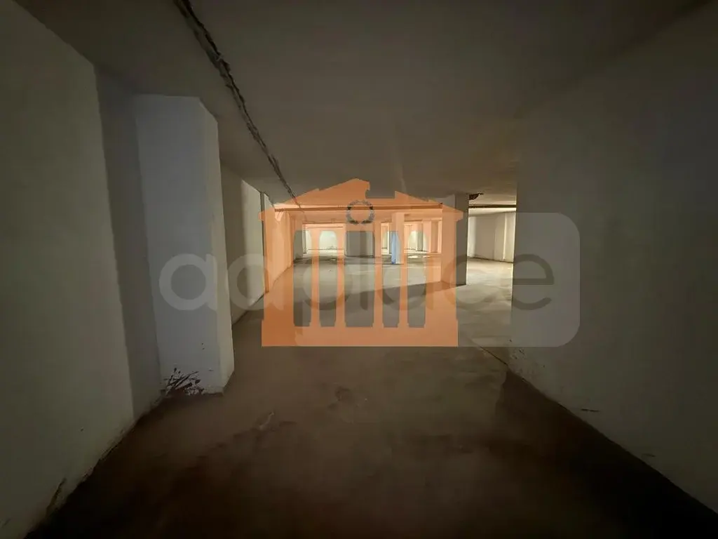 Pasuri të palujtshme komerciale 525 m² -1 kati