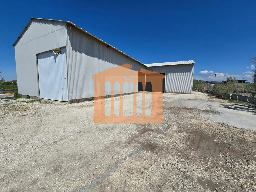 Pasuri të patundshme komerciale 300 m²