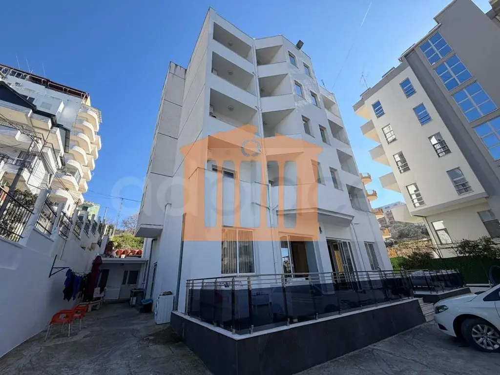 Pasuri të patundshme komerciale 1100 m² 5 kati