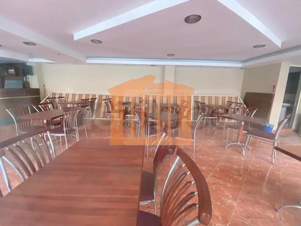 Pasuri të palujtshme komerciale 84 m² 1 kati