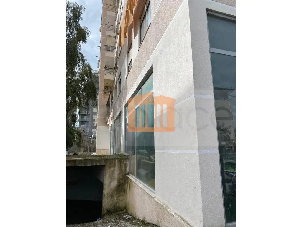 Pasuri të patundshme komerciale 245 m²