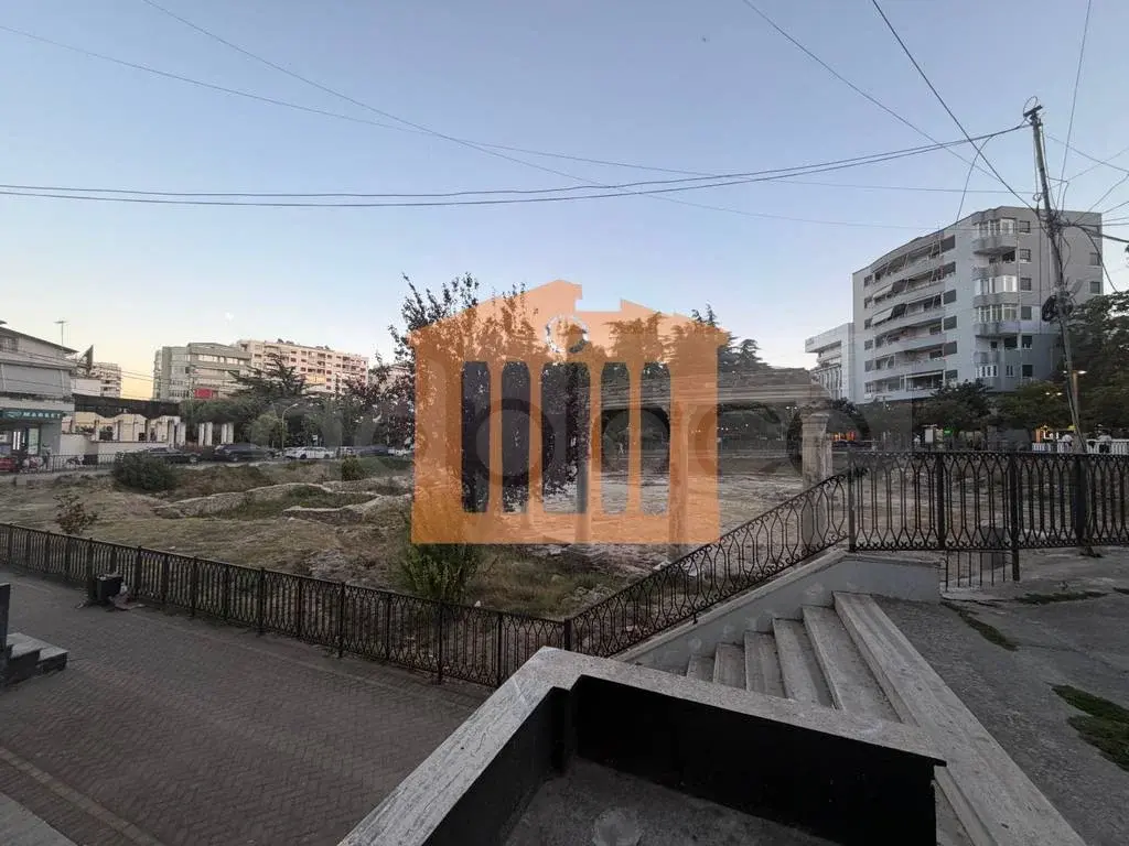 Apartament 1+2 dhoma 100 m² 1 kati