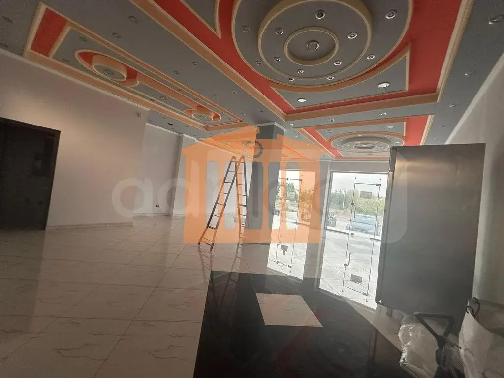 Pasuri të patundshme komerciale 80 m² 1 kati