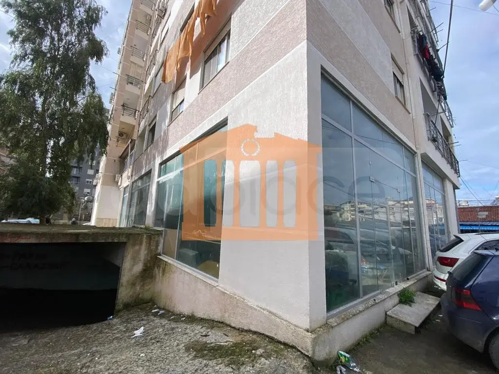 Pasuri të patundshme komerciale 245 m²