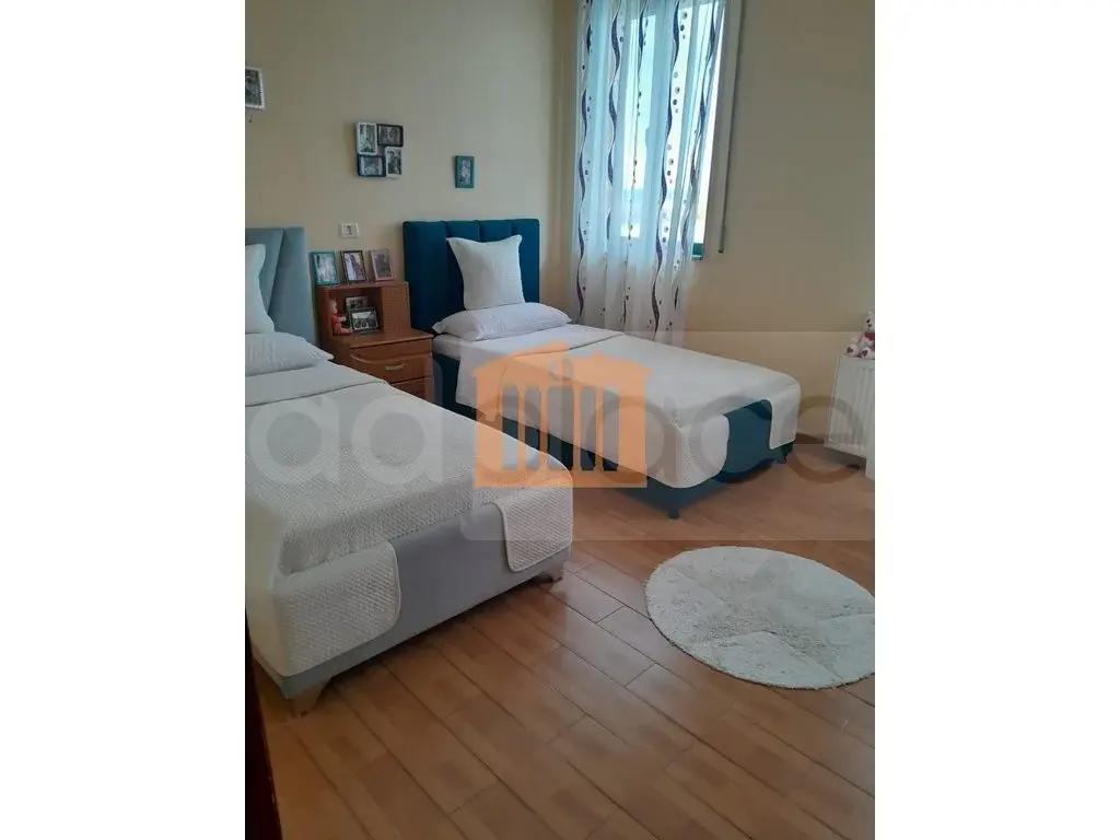 Apartament 1+3 dhoma 162 m² 3 kati