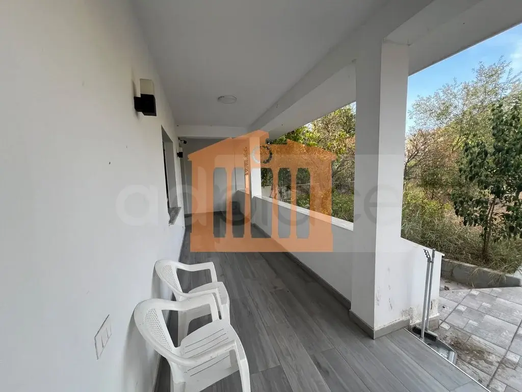 Vilë 160 m² 1 kati