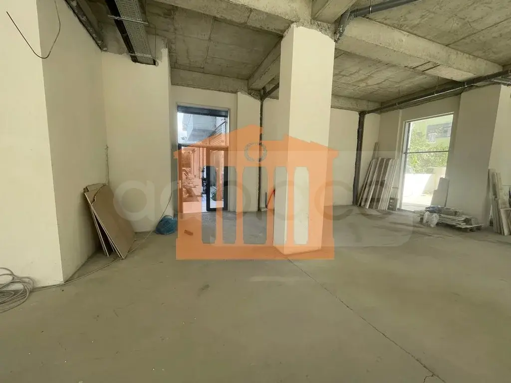 Pasuri të patundshme komerciale 560 m² 1 kati