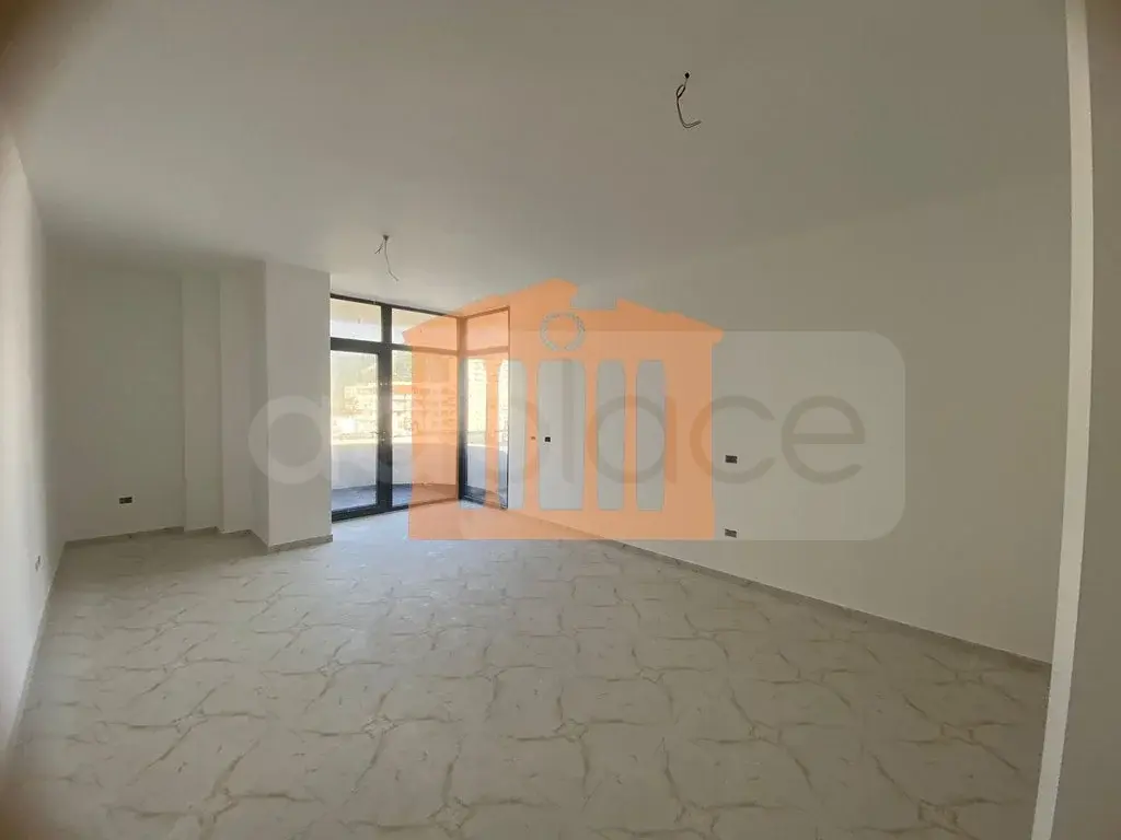 Apartament 1+2 dhoma 130 m² 5 kati