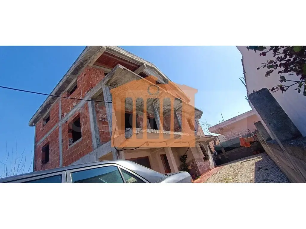 Vilë 360 m²