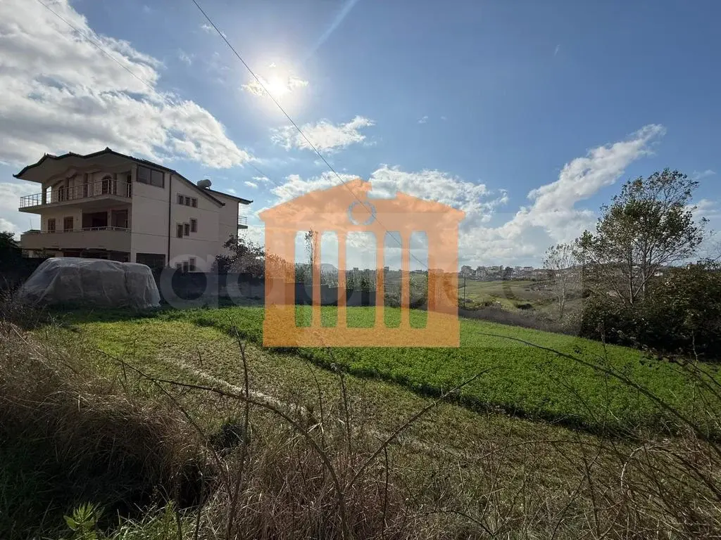 Parcela toke 644 m²