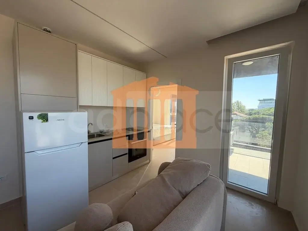 Pasuri të patundshme komerciale 60 m² 3 kati