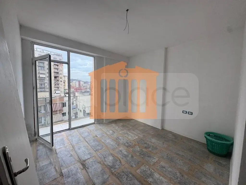 Apartament 1+3 dhoma 110 m² 6 kati